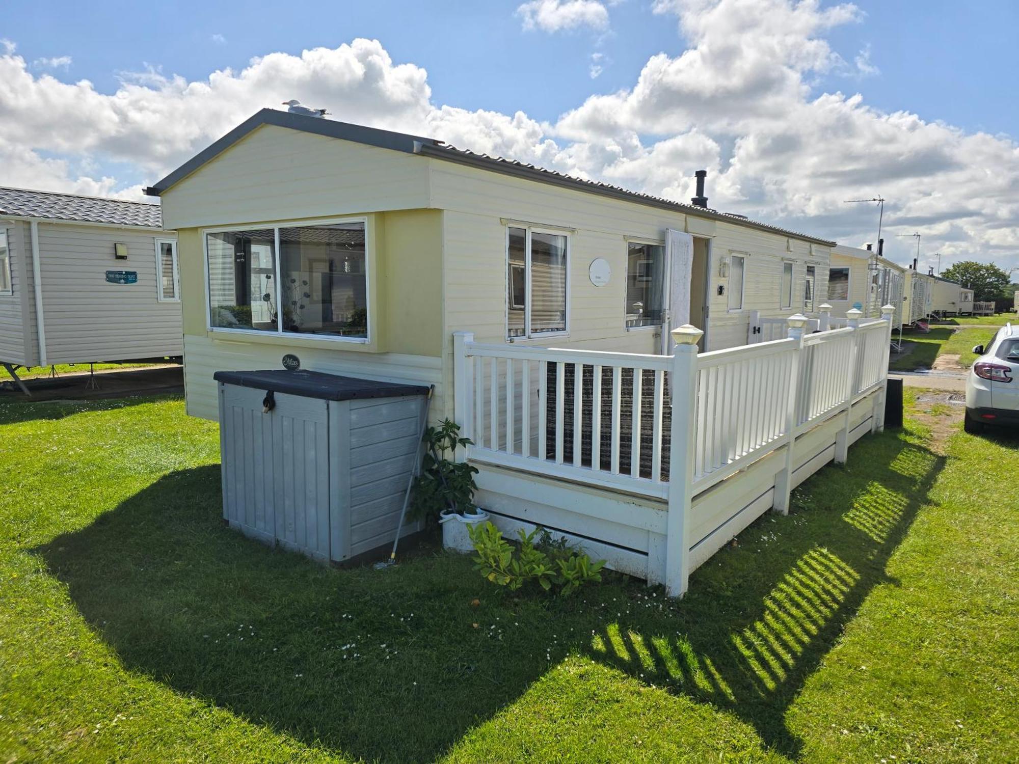 Caravan To Hire Lyon'S Robin Hood Rhyl Exterior foto